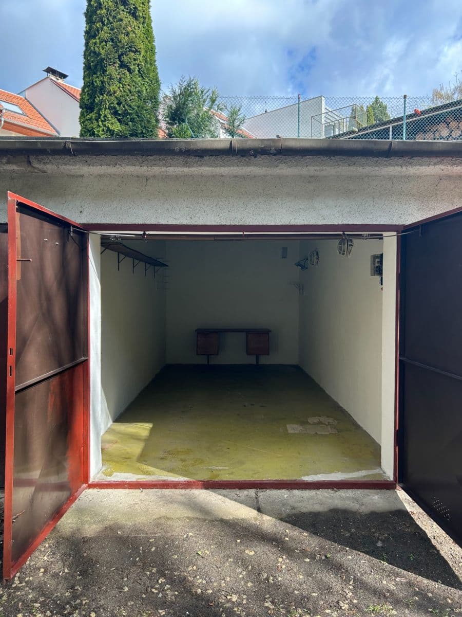 Prenájom garáže 20 m², Blansko, Jihomoravský kraj Prenájom garáže 20 m², Blansko, Jihomoravský kraj