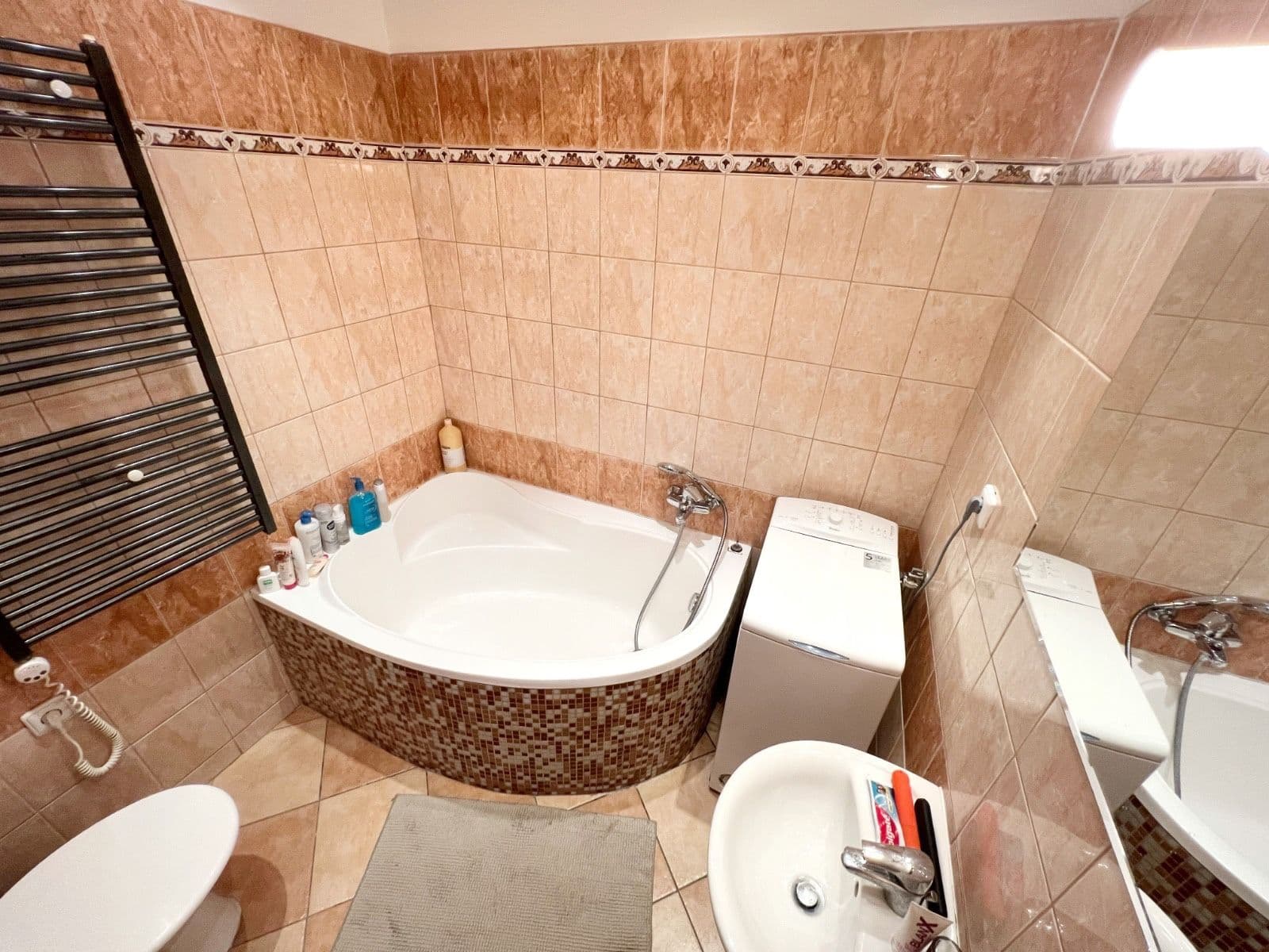 Prenájom bytu 2-izbový 42 m², Sevastopolská, Praha, Praha Prenájom bytu 2-izbový 42 m², Sevastopolská, Praha, Praha