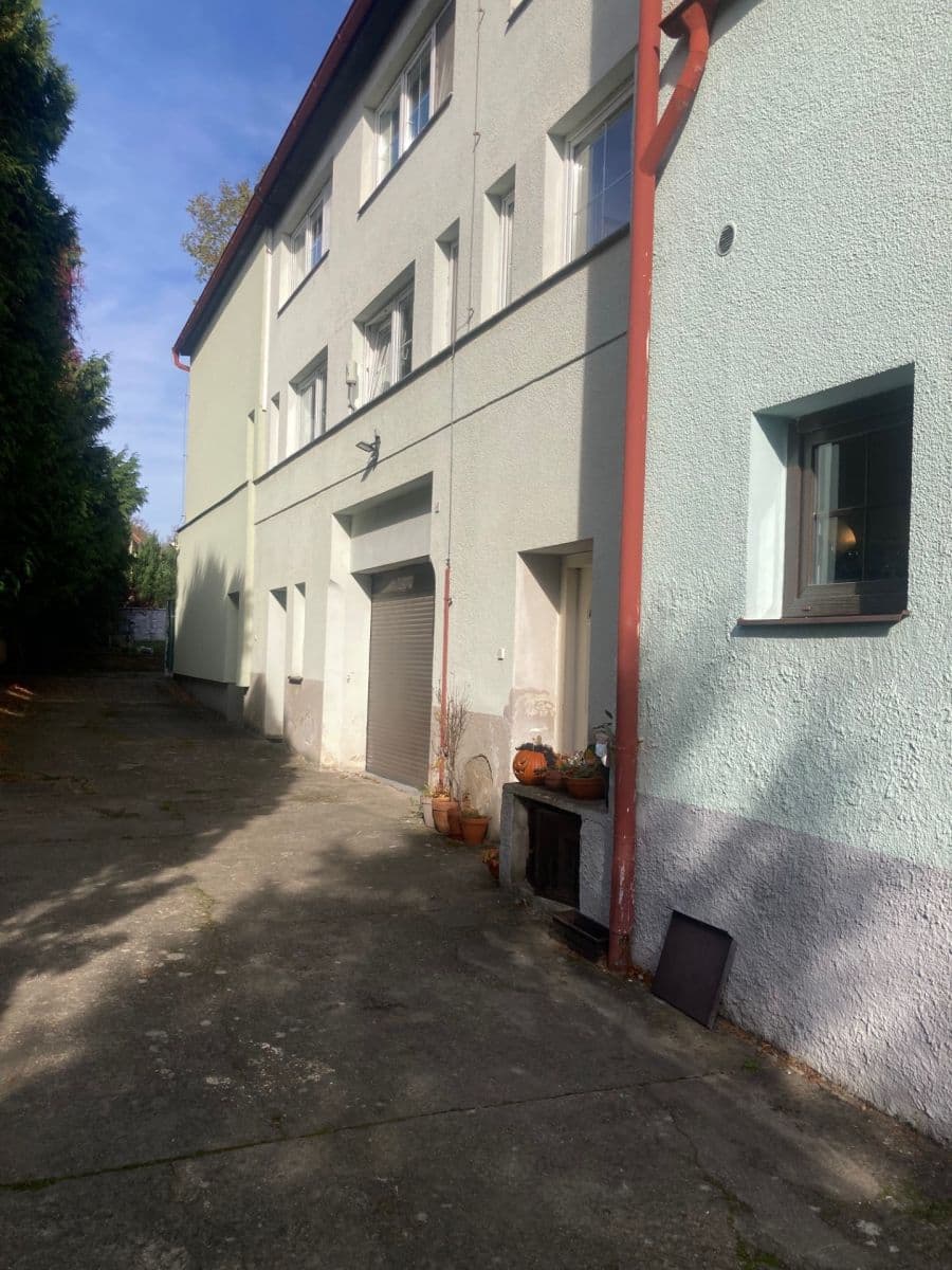 Predaj bytu 3-izbový 86 m², Dr. Janského, Černošice, Středočeský kraj Predaj bytu 3-izbový 86 m², Dr. Janského, Černošice, Středočeský kraj