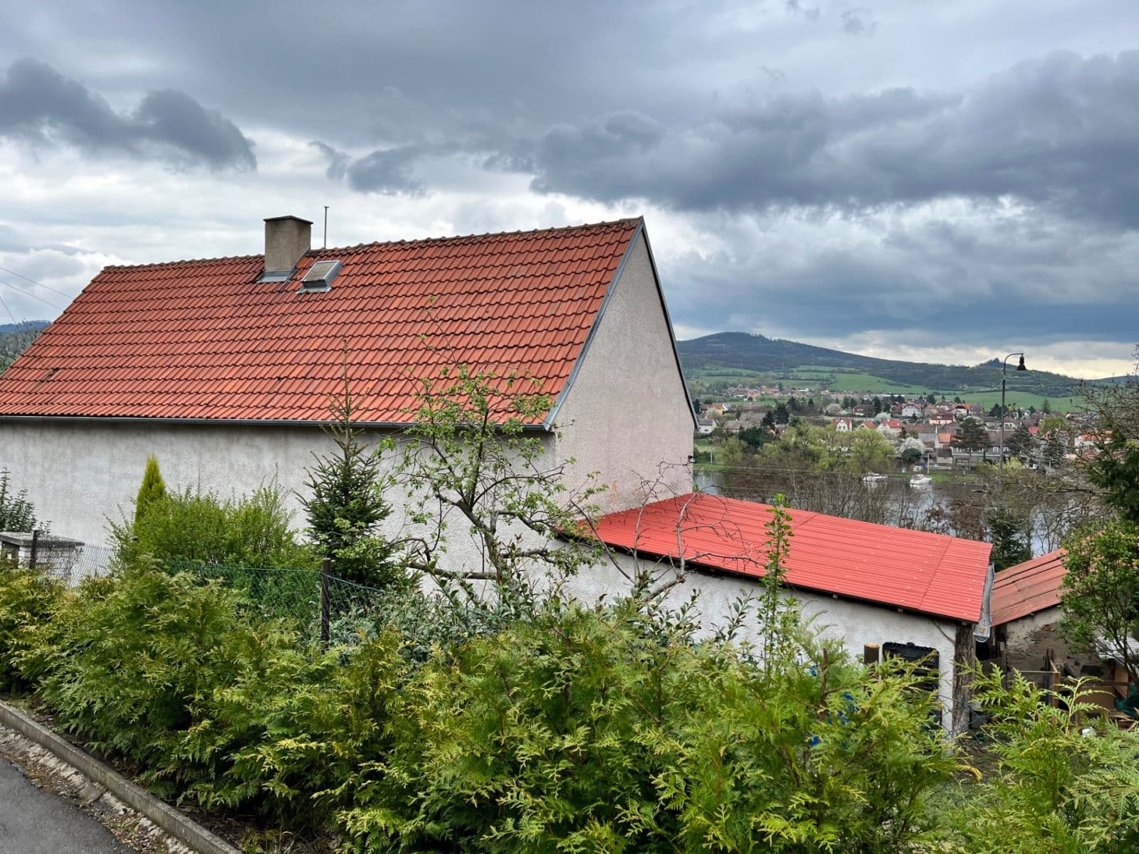 Predaj domu 231 m², pozemek 496 m², Prackovice nad Labem, Ústecký kraj Predaj domu 231 m², pozemek 496 m², Prackovice nad Labem, Ústecký kraj