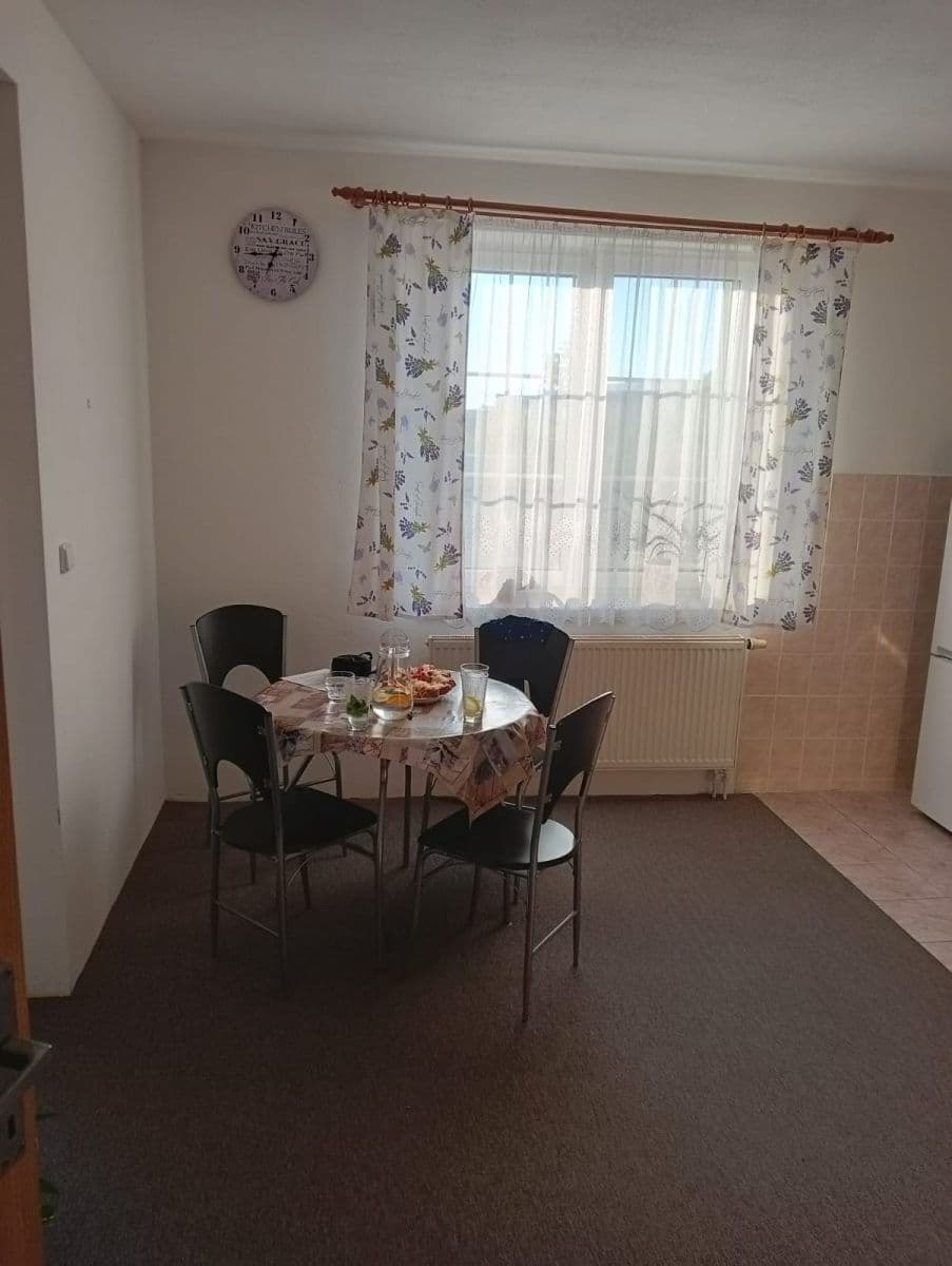 Prenájom bytu 2-izbový 78 m², Na Výsluní, Moravské Budějovice, Kraj Vysočina Prenájom bytu 2-izbový 78 m², Na Výsluní, Moravské Budějovice, Kraj Vysočina