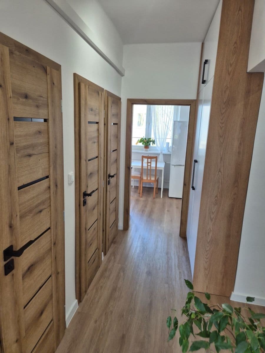 Predaj bytu 2-izbový 57 m², B. Němcové, Třinec, Moravskoslezský kraj Predaj bytu 2-izbový 57 m², B. Němcové, Třinec, Moravskoslezský kraj
