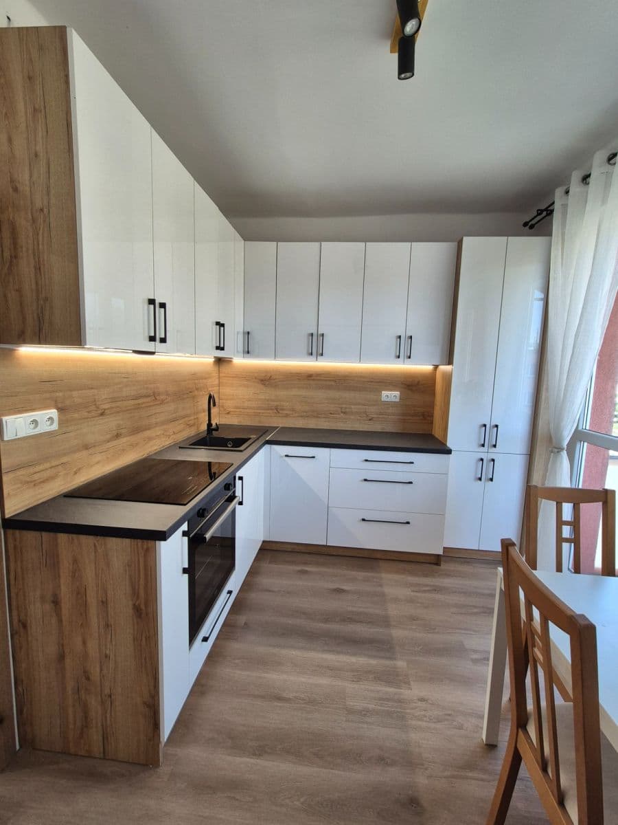 Predaj bytu 2-izbový 57 m², B. Němcové, Třinec, Moravskoslezský kraj Predaj bytu 2-izbový 57 m², B. Němcové, Třinec, Moravskoslezský kraj