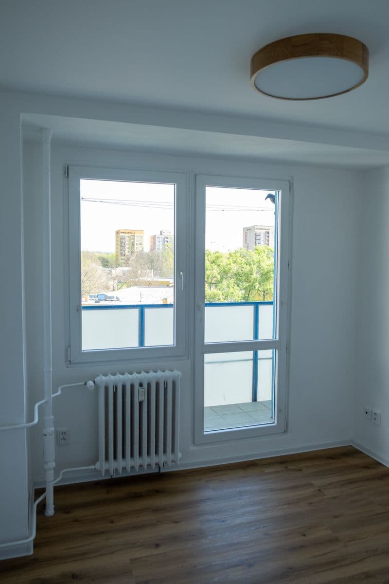 Prenájom bytu 2-izbový 36 m², Gen. Hrušky, Ostrava, Moravskoslezský kraj Prenájom bytu 2-izbový 36 m², Gen. Hrušky, Ostrava, Moravskoslezský kraj