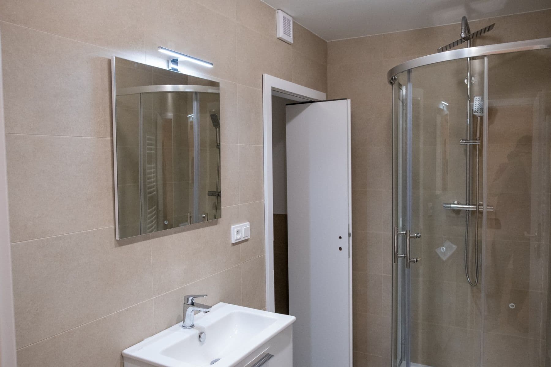 Prenájom bytu 2-izbový 36 m², Gen. Hrušky, Ostrava, Moravskoslezský kraj Prenájom bytu 2-izbový 36 m², Gen. Hrušky, Ostrava, Moravskoslezský kraj