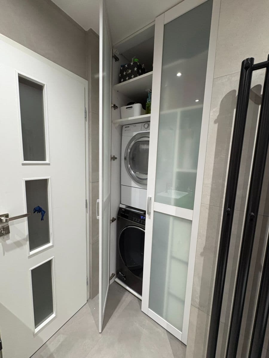 Prenájom bytu 3-izbový 72 m², Doležalova, Praha, Praha Prenájom bytu 3-izbový 72 m², Doležalova, Praha, Praha