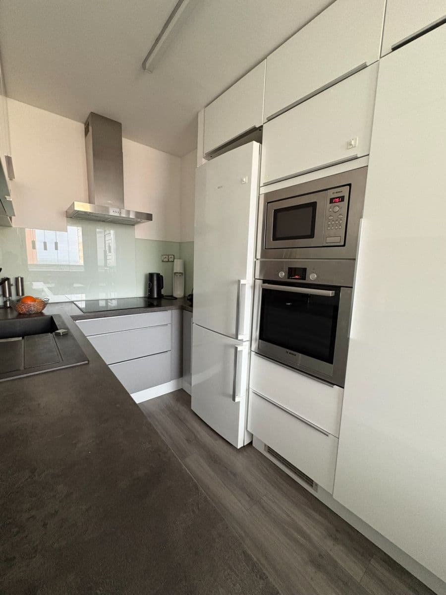 Prenájom bytu 3-izbový 72 m², Doležalova, Praha, Praha Prenájom bytu 3-izbový 72 m², Doležalova, Praha, Praha