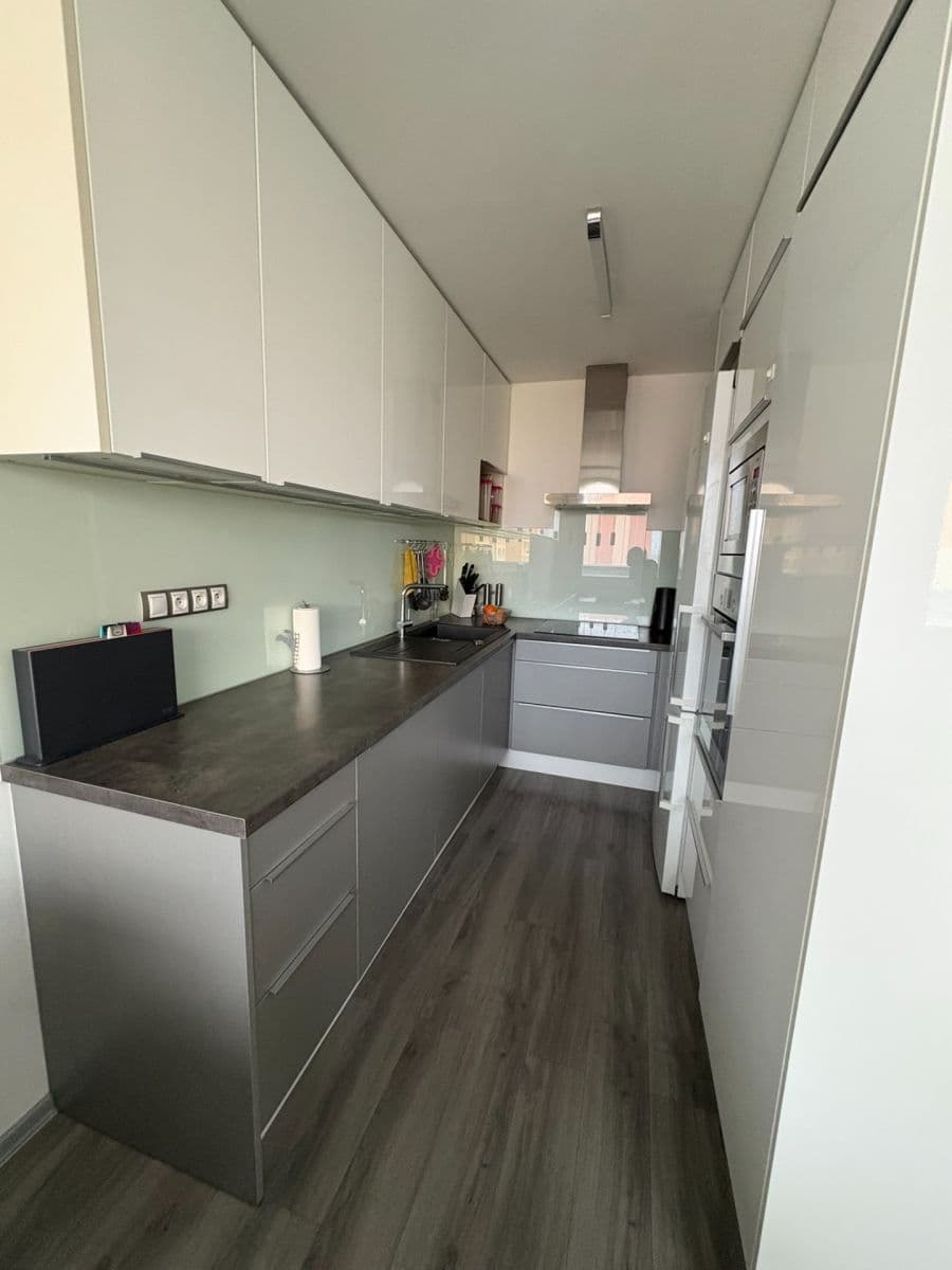 Prenájom bytu 3-izbový 72 m², Doležalova, Praha, Praha Prenájom bytu 3-izbový 72 m², Doležalova, Praha, Praha