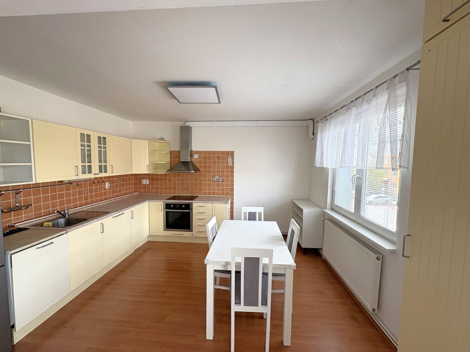 Prenájom bytu 4-izbový 82 m², Dandova, Praha, Praha Prenájom bytu 4-izbový 82 m², Dandova, Praha, Praha