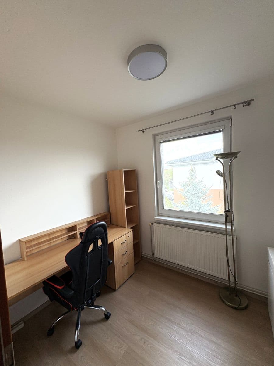 Prenájom bytu 4-izbový 82 m², Dandova, Praha, Praha Prenájom bytu 4-izbový 82 m², Dandova, Praha, Praha