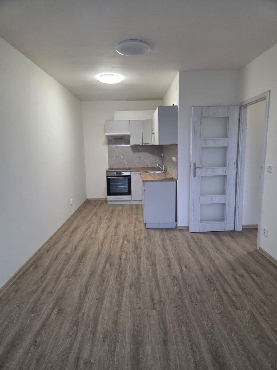 Prenájom bytu 2-izbový 40 m², Jerevanská, Kladno, Středočeský kraj Prenájom bytu 2-izbový 40 m², Jerevanská, Kladno, Středočeský kraj