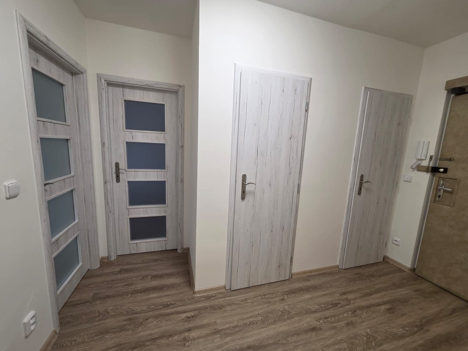 Prenájom bytu 2-izbový 40 m², Jerevanská, Kladno, Středočeský kraj Prenájom bytu 2-izbový 40 m², Jerevanská, Kladno, Středočeský kraj