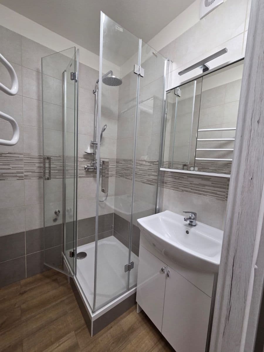 Prenájom bytu 2-izbový 40 m², Jerevanská, Kladno, Středočeský kraj Prenájom bytu 2-izbový 40 m², Jerevanská, Kladno, Středočeský kraj