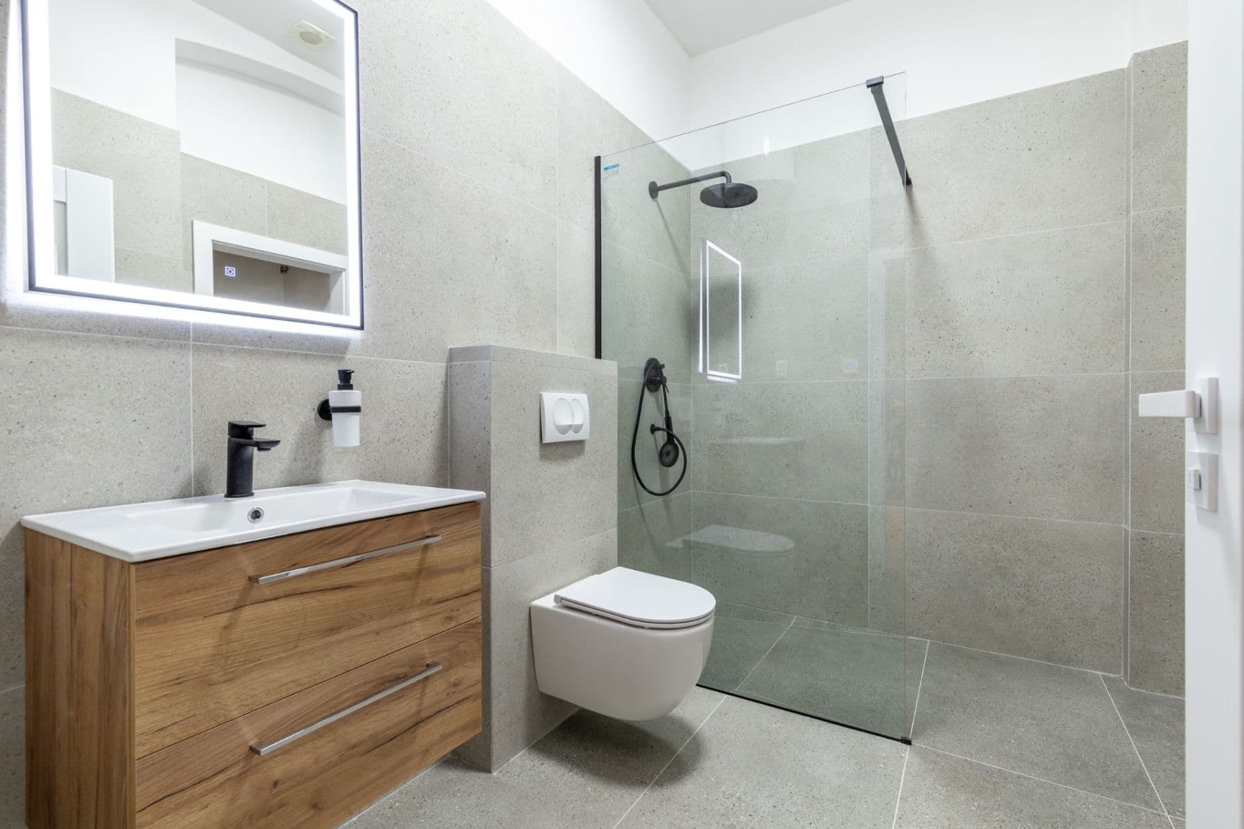 Prenájom bytu 2-izbový 80 m², Mäsiarska, Košice - mestská časť Staré Mesto, Košický kraj Prenájom bytu 2-izbový 80 m², Mäsiarska, Košice - mestská časť Staré Mesto, Košický kraj