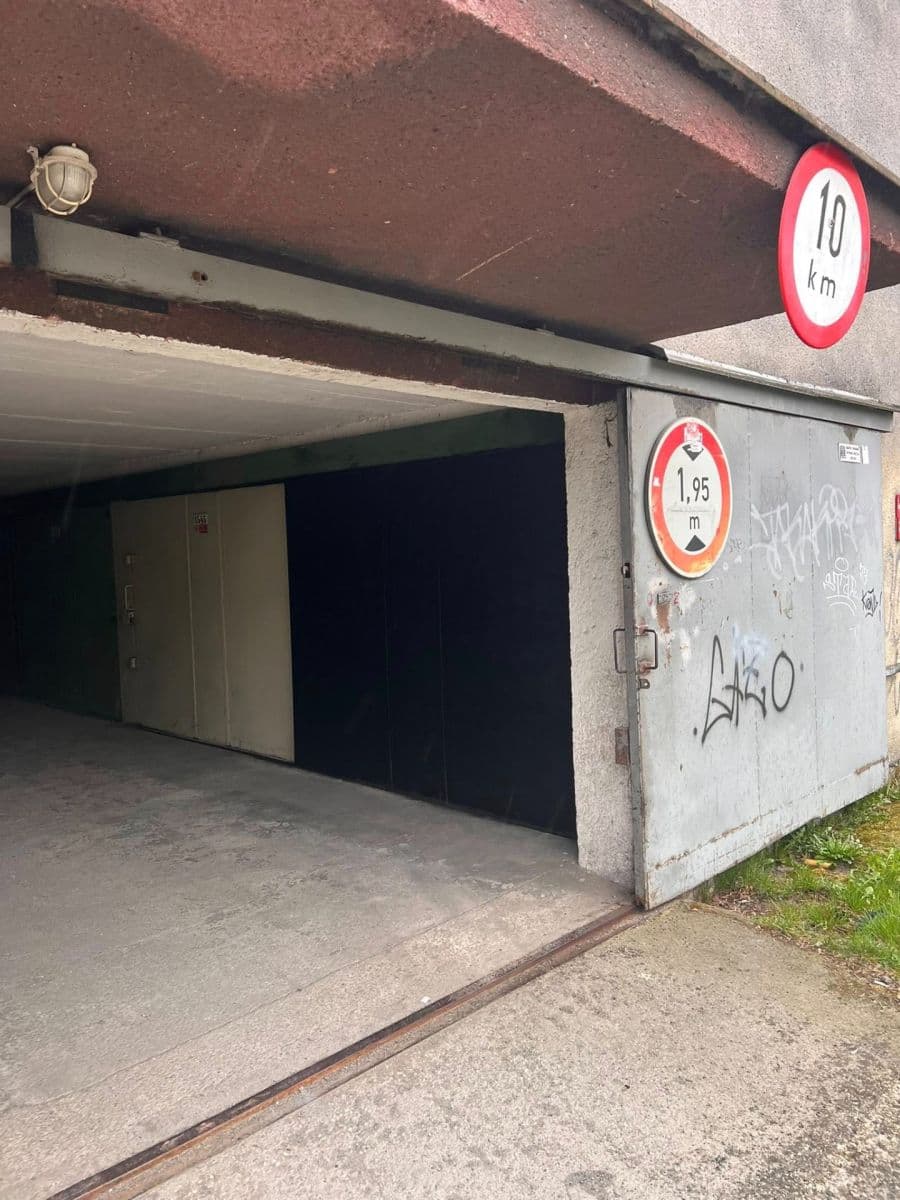 Prenájom garáže 16 m², Pavlovova, Ostrava, Moravskoslezský kraj Prenájom garáže 16 m², Pavlovova, Ostrava, Moravskoslezský kraj