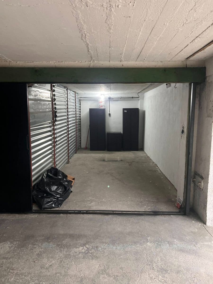 Prenájom garáže 16 m², Pavlovova, Ostrava, Moravskoslezský kraj Prenájom garáže 16 m², Pavlovova, Ostrava, Moravskoslezský kraj
