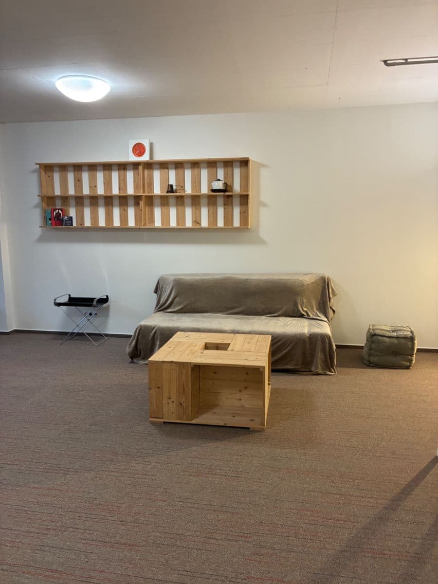 Prenájom bytu 1-izbový 92 m², Pod Dvorem, Praha, Praha Prenájom bytu 1-izbový 92 m², Pod Dvorem, Praha, Praha