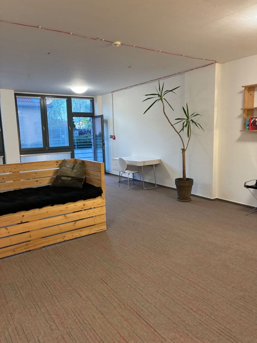 Prenájom bytu 1-izbový 92 m², Pod Dvorem, Praha, Praha Prenájom bytu 1-izbový 92 m², Pod Dvorem, Praha, Praha