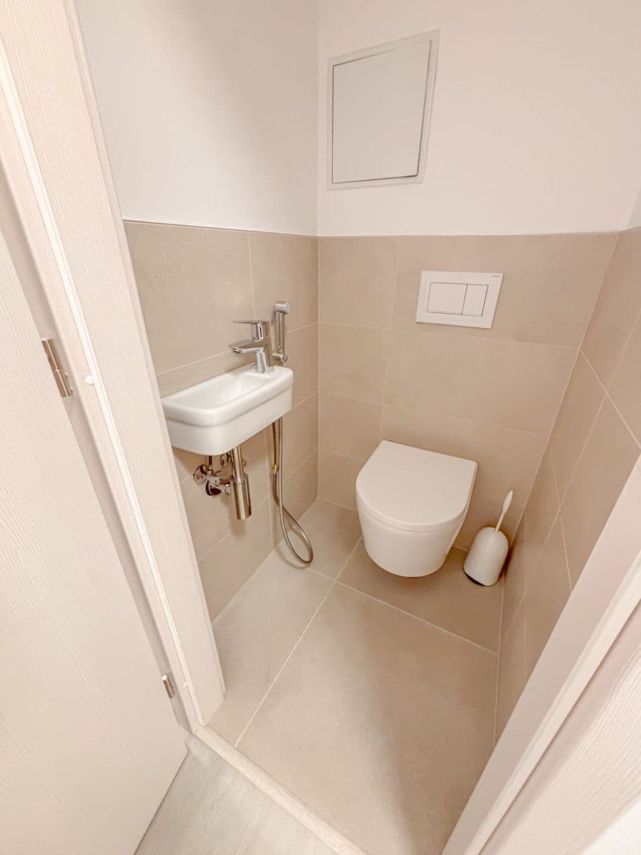 Prenájom bytu 3-izbový 71 m², Vondroušova, Praha, Praha Prenájom bytu 3-izbový 71 m², Vondroušova, Praha, Praha