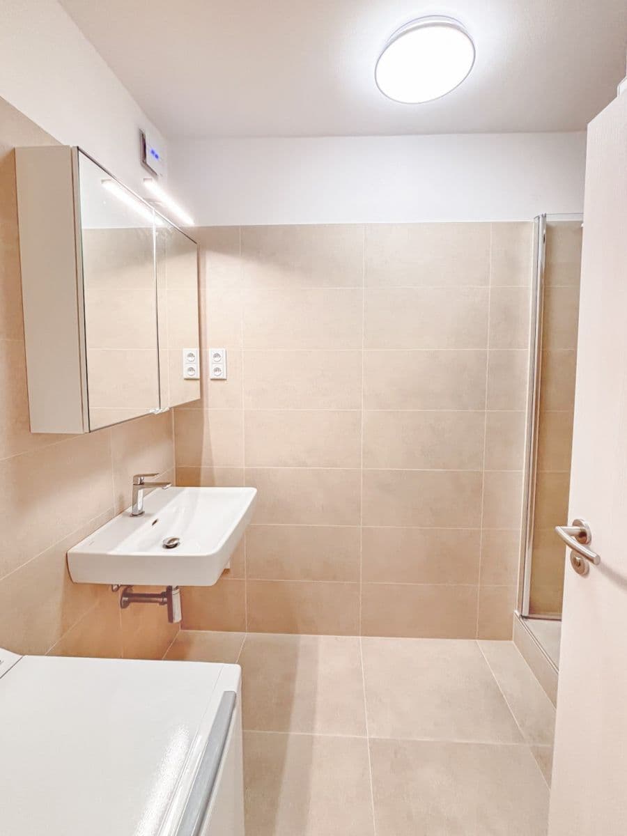 Prenájom bytu 3-izbový 71 m², Vondroušova, Praha, Praha Prenájom bytu 3-izbový 71 m², Vondroušova, Praha, Praha