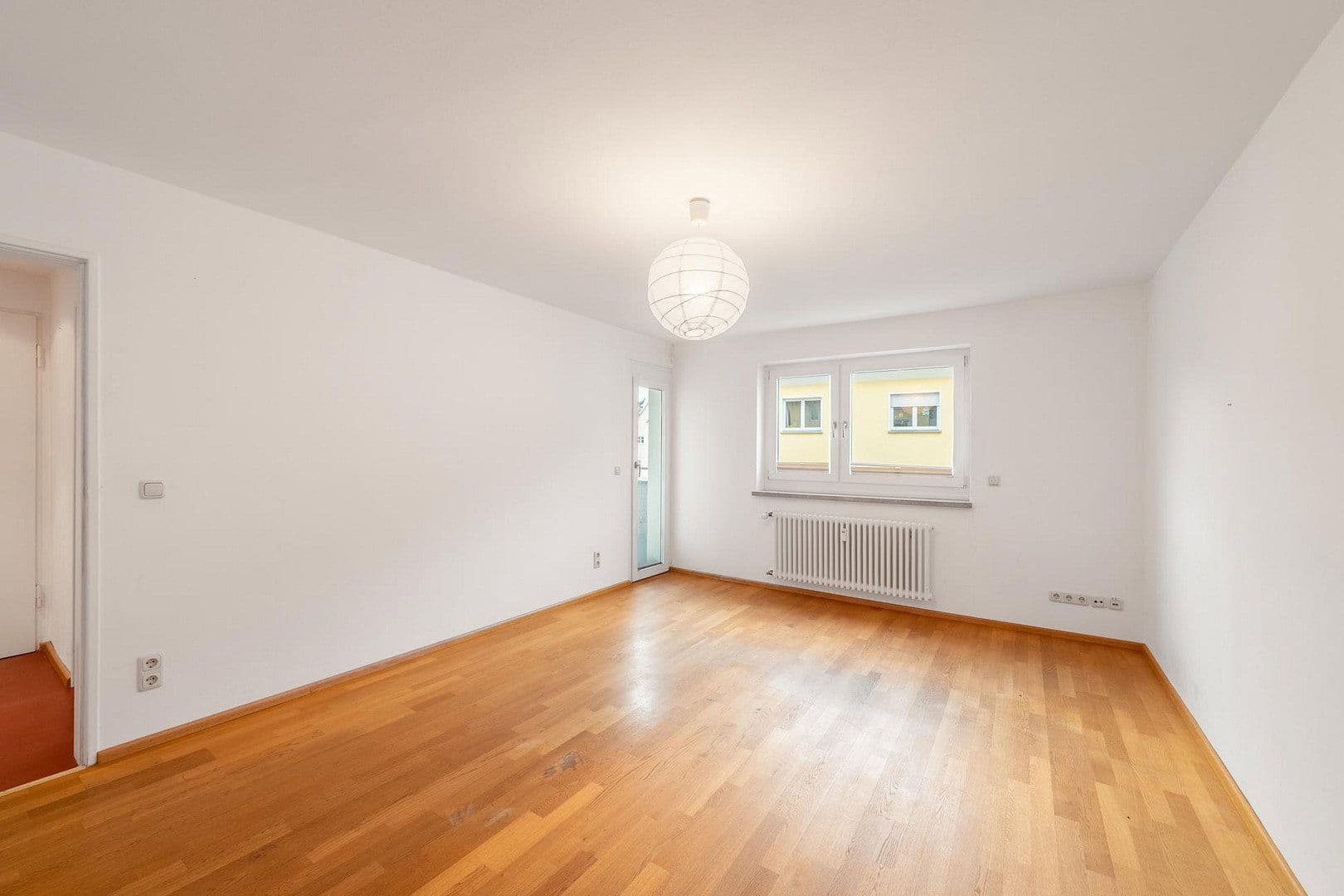 Prenájom bytu 2-izbový 58 m², Lenzfriederstrasse, München, Bavorsko Prenájom bytu 2-izbový 58 m², Lenzfriederstrasse, München, Bavorsko