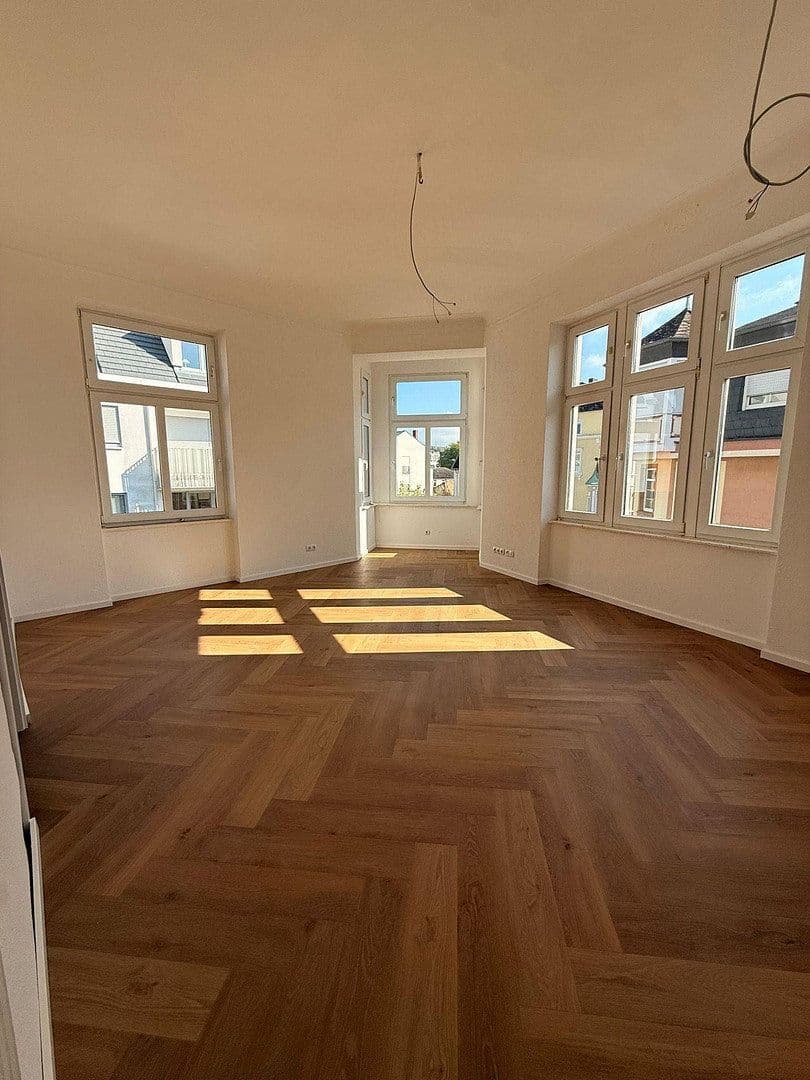 Prenájom bytu 4-izbový 102 m², Kreuzstrasse 18a, Bad Neuenahr-Ahrweiler, Porýnie-Falcko Prenájom bytu 4-izbový 102 m², Kreuzstrasse 18a, Bad Neuenahr-Ahrweiler, Porýnie-Falcko