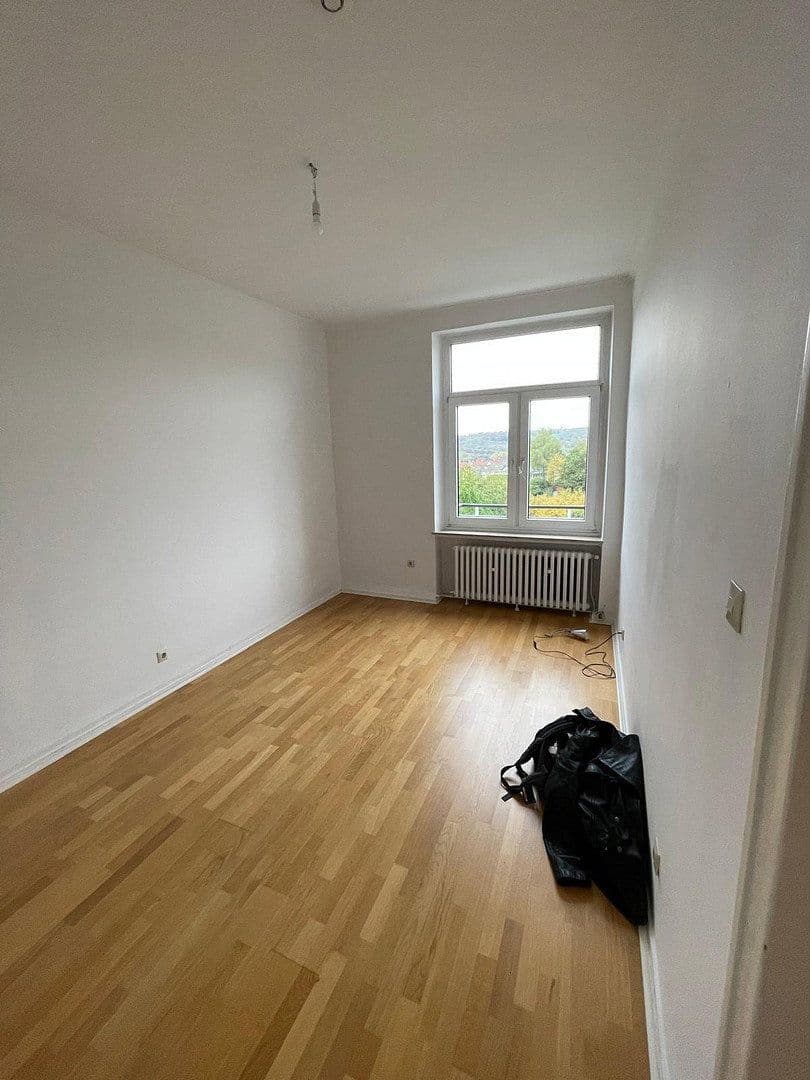 Prenájom bytu 3-izbový 86 m², Viehauser Berg 31, Essen, Ruhr, Severné Porýnie - Westfálsko Prenájom bytu 3-izbový 86 m², Viehauser Berg 31, Essen, Ruhr, Severné Porýnie - Westfálsko