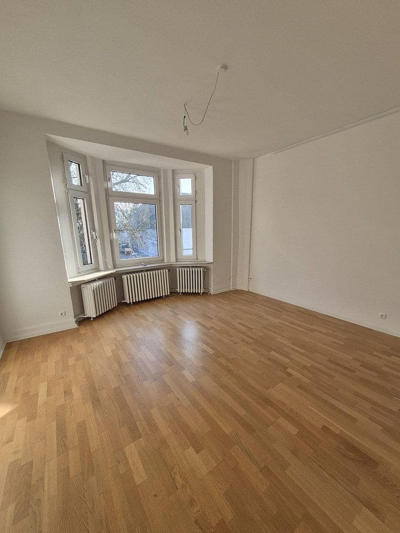 Prenájom bytu 3-izbový 86 m², Viehauser Berg 31, Essen, Ruhr, Severné Porýnie - Westfálsko Prenájom bytu 3-izbový 86 m², Viehauser Berg 31, Essen, Ruhr, Severné Porýnie - Westfálsko