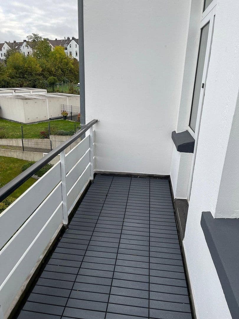 Prenájom bytu 3-izbový 86 m², Viehauser Berg 31, Essen, Ruhr, Severné Porýnie - Westfálsko Prenájom bytu 3-izbový 86 m², Viehauser Berg 31, Essen, Ruhr, Severné Porýnie - Westfálsko