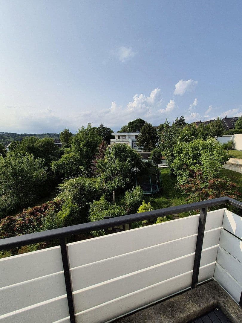 Prenájom bytu 3-izbový 86 m², Viehauser Berg 31, Essen, Ruhr, Severné Porýnie - Westfálsko Prenájom bytu 3-izbový 86 m², Viehauser Berg 31, Essen, Ruhr, Severné Porýnie - Westfálsko