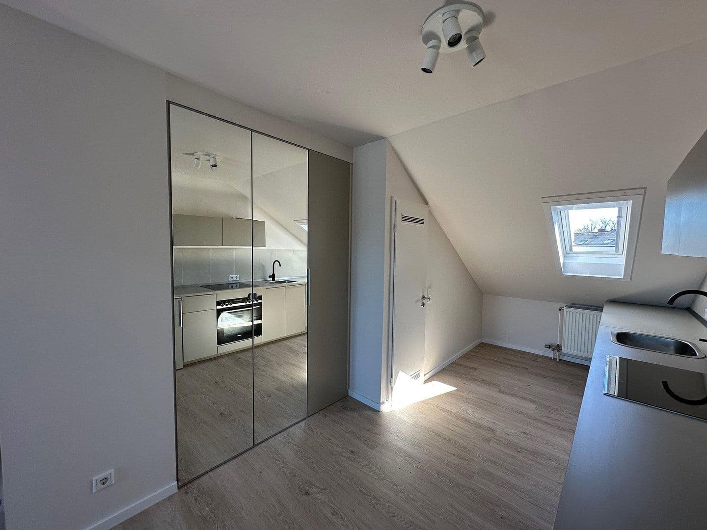 Prenájom bytu 1-izbový 48 m², Dreieich, Hesensko Prenájom bytu 1-izbový 48 m², Dreieich, Hesensko
