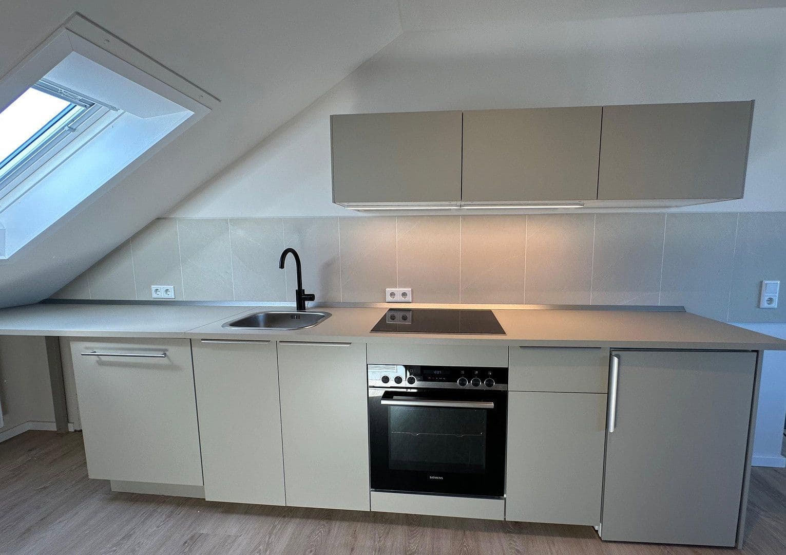 Prenájom bytu 1-izbový 48 m², Dreieich, Hesensko Prenájom bytu 1-izbový 48 m², Dreieich, Hesensko