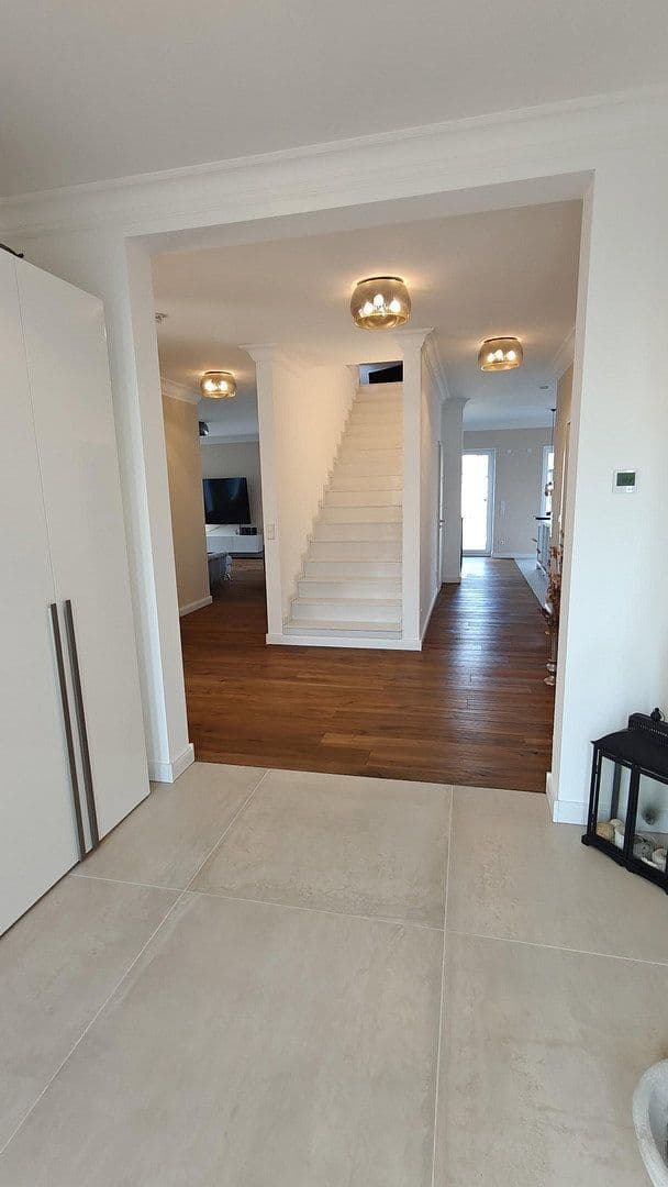 Predaj domu 227 m², pozemek 740 m², Bremen, Brémy Predaj domu 227 m², pozemek 740 m², Bremen, Brémy