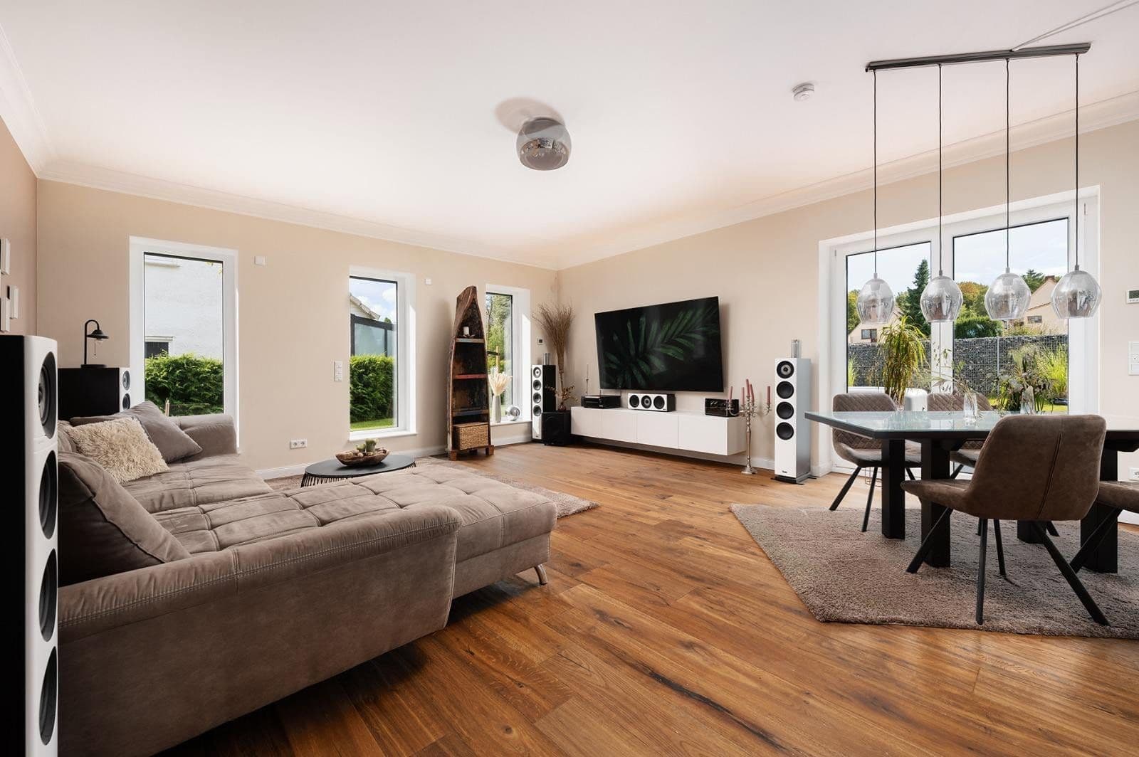 Predaj domu 227 m², pozemek 740 m², Bremen, Brémy Predaj domu 227 m², pozemek 740 m², Bremen, Brémy