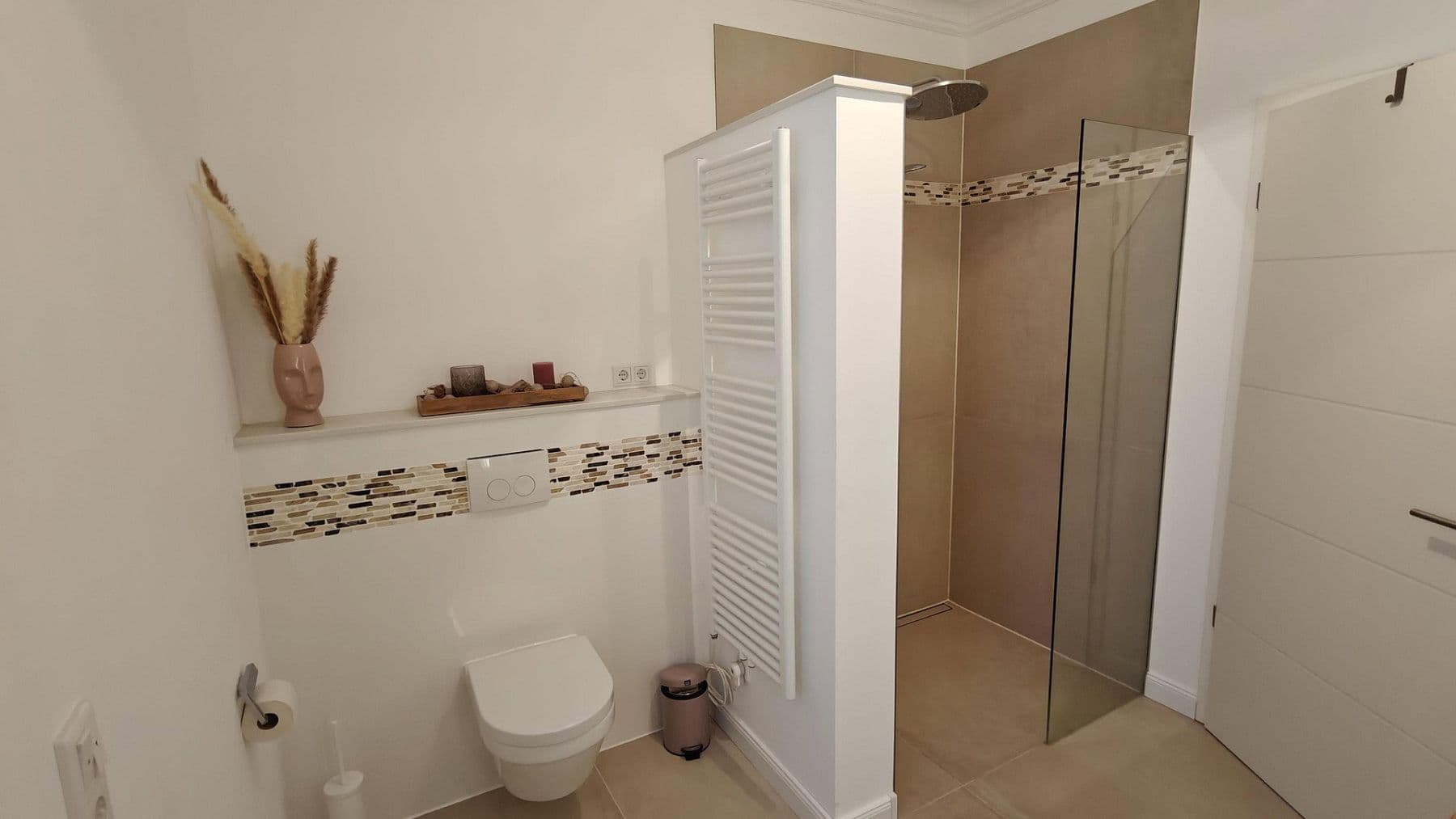 Predaj domu 227 m², pozemek 740 m², Bremen, Brémy Predaj domu 227 m², pozemek 740 m², Bremen, Brémy