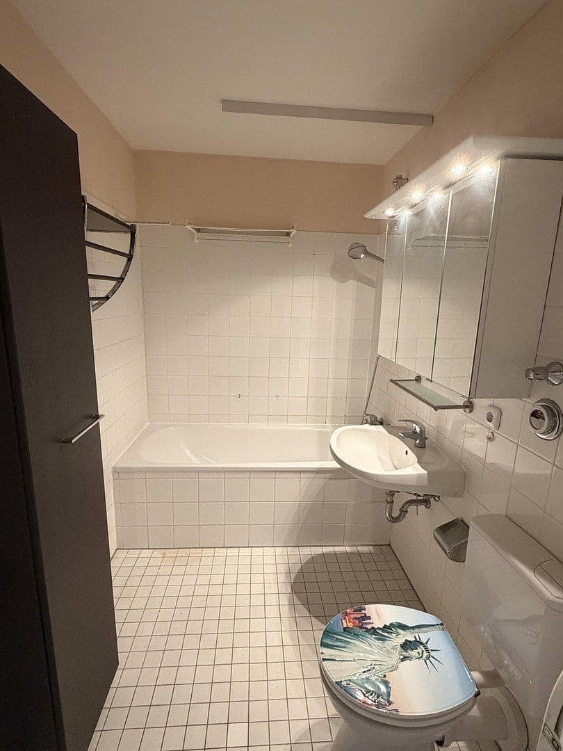 Prenájom bytu 1-izbový 42 m², München, Bavorsko Prenájom bytu 1-izbový 42 m², München, Bavorsko