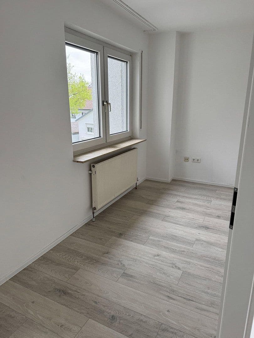 Prenájom bytu 3-izbový 84 m², Kirchardt, Bádensko-Wurttembersko Prenájom bytu 3-izbový 84 m², Kirchardt, Bádensko-Wurttembersko