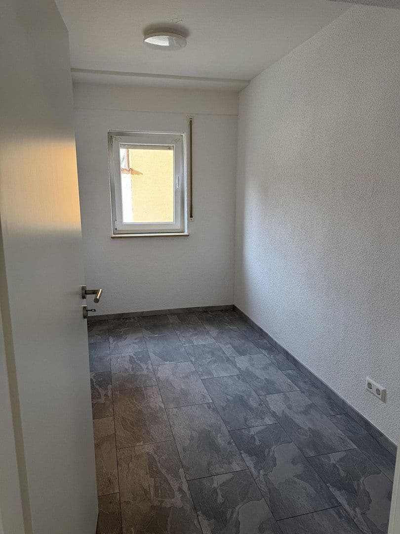 Prenájom bytu 3-izbový 75 m², Ittlingen, Bádensko-Wurttembersko Prenájom bytu 3-izbový 75 m², Ittlingen, Bádensko-Wurttembersko