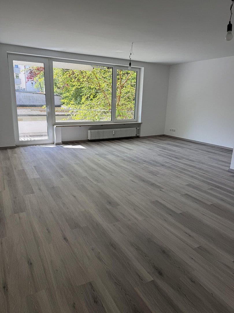 Prenájom bytu 2-izbový 75 m², Düsseldorf, Severné Porýnie - Westfálsko Prenájom bytu 2-izbový 75 m², Düsseldorf, Severné Porýnie - Westfálsko