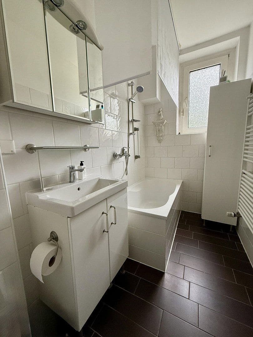 Prenájom bytu 2-izbový 60 m², Hainstraße 78, Wuppertal, Severné Porýnie - Westfálsko Prenájom bytu 2-izbový 60 m², Hainstraße 78, Wuppertal, Severné Porýnie - Westfálsko