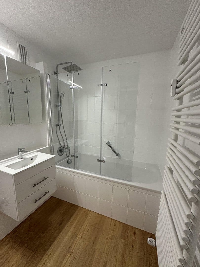 Prenájom bytu 3-izbový 80 m², Unterboihinger Straße 61, Oberboihingen, Bádensko-Wurttembersko Prenájom bytu 3-izbový 80 m², Unterboihinger Straße 61, Oberboihingen, Bádensko-Wurttembersko