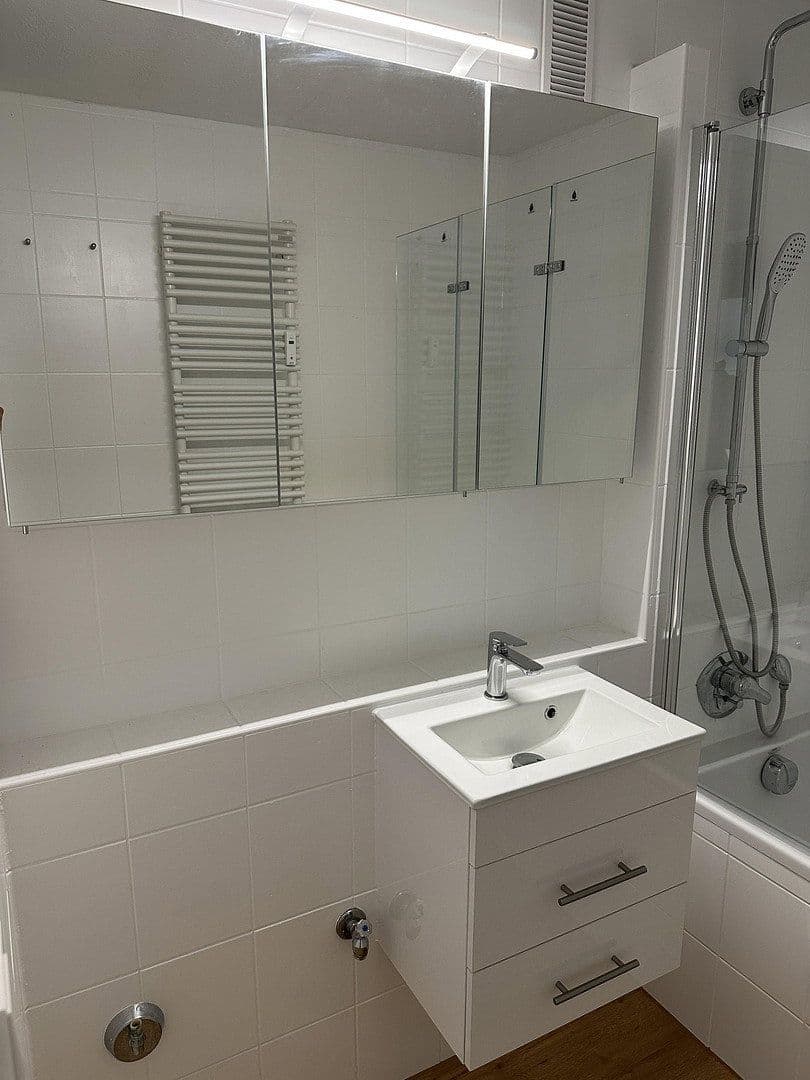 Prenájom bytu 3-izbový 80 m², Unterboihinger Straße 61, Oberboihingen, Bádensko-Wurttembersko Prenájom bytu 3-izbový 80 m², Unterboihinger Straße 61, Oberboihingen, Bádensko-Wurttembersko