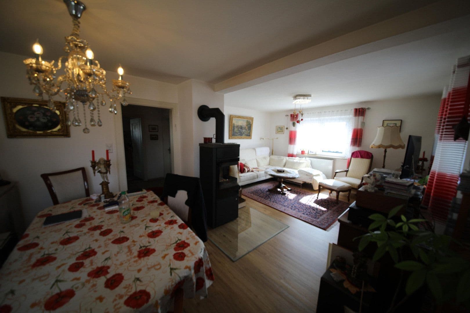 Predaj domu 200 m², pozemek 1.159 m², Ebersbach-Musbach, Bádensko-Wurttembersko Predaj domu 200 m², pozemek 1.159 m², Ebersbach-Musbach, Bádensko-Wurttembersko