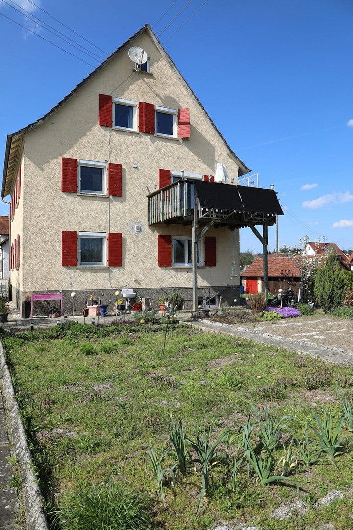 Predaj domu 200 m², pozemek 1.159 m², Ebersbach-Musbach, Bádensko-Wurttembersko Predaj domu 200 m², pozemek 1.159 m², Ebersbach-Musbach, Bádensko-Wurttembersko
