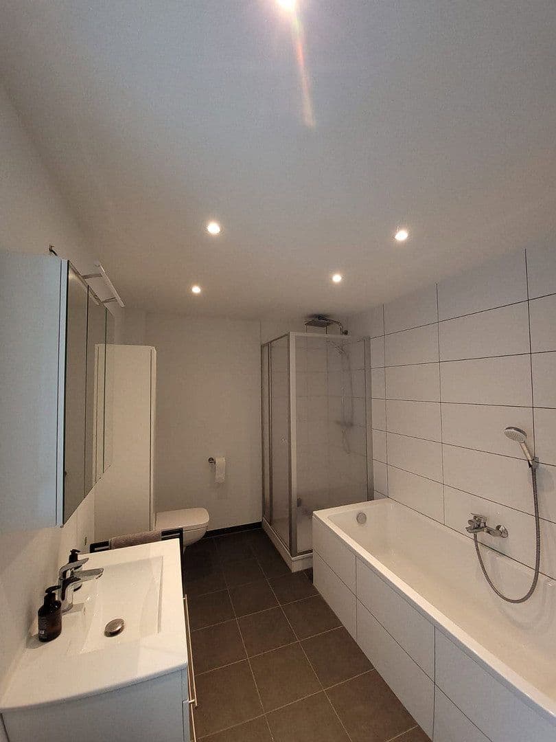 Prenájom bytu 2-izbový 93 m², Wilhelm-Strauß-Straße 88, Mönchengladbach, Severné Porýnie - Westfálsko Prenájom bytu 2-izbový 93 m², Wilhelm-Strauß-Straße 88, Mönchengladbach, Severné Porýnie - Westfálsko