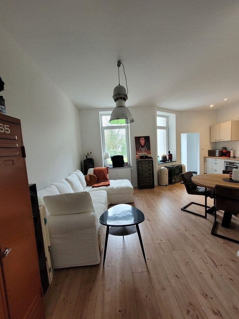 Prenájom bytu 2-izbový 93 m², Wilhelm-Strauß-Straße 88, Mönchengladbach, Severné Porýnie - Westfálsko Prenájom bytu 2-izbový 93 m², Wilhelm-Strauß-Straße 88, Mönchengladbach, Severné Porýnie - Westfálsko