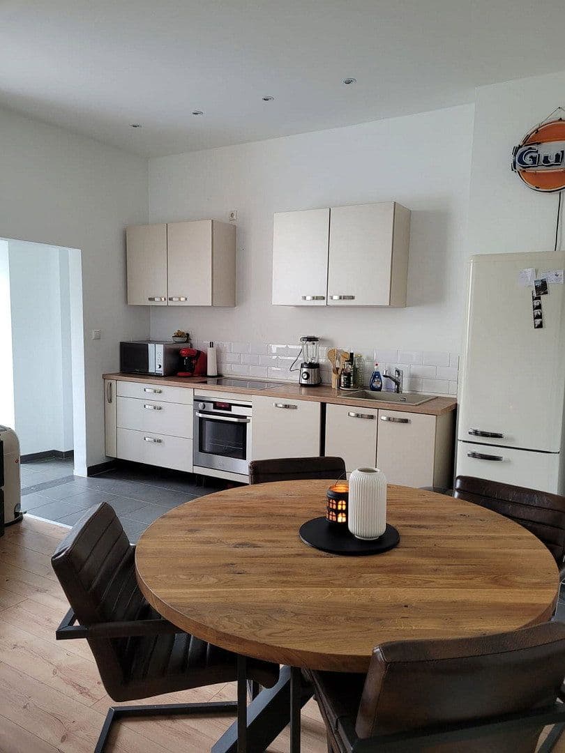 Prenájom bytu 2-izbový 93 m², Wilhelm-Strauß-Straße 88, Mönchengladbach, Severné Porýnie - Westfálsko Prenájom bytu 2-izbový 93 m², Wilhelm-Strauß-Straße 88, Mönchengladbach, Severné Porýnie - Westfálsko