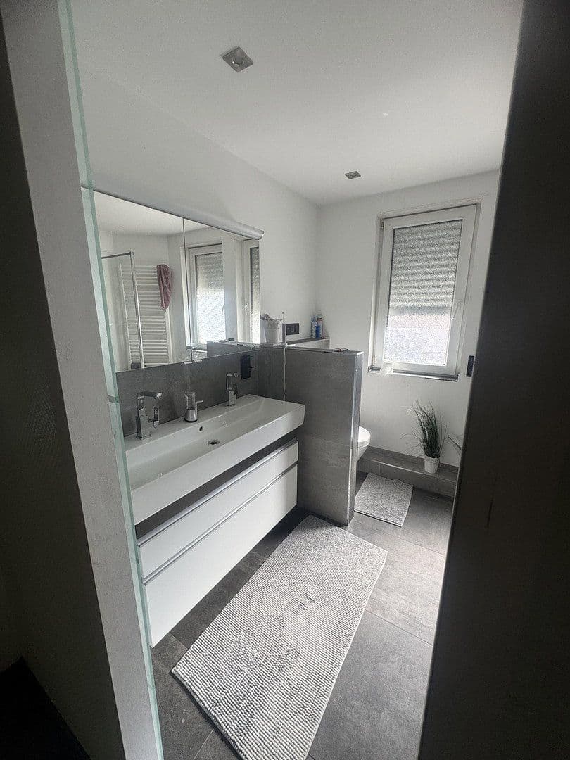 Predaj domu 145 m², pozemek 291 m², Duisburg, Severné Porýnie - Westfálsko Predaj domu 145 m², pozemek 291 m², Duisburg, Severné Porýnie - Westfálsko
