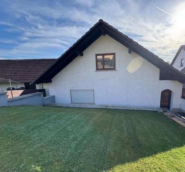 Predaj domu 125 m², pozemek 650 m², Sommerbergstraße 5, Sondheim vor der Rhön, Bavorsko Predaj domu 125 m², pozemek 650 m², Sommerbergstraße 5, Sondheim vor der Rhön, Bavorsko