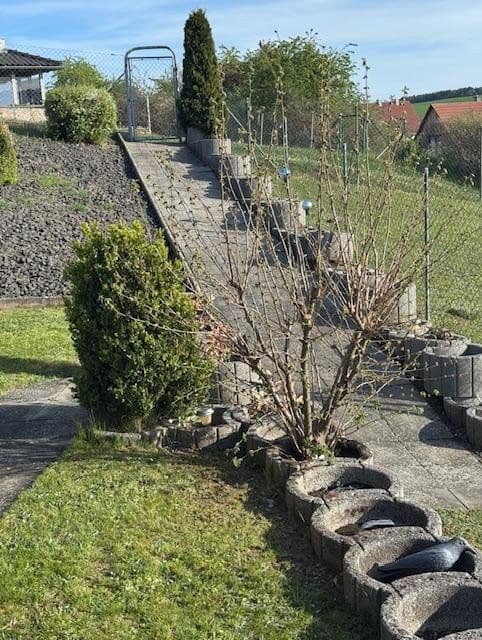 Predaj domu 125 m², pozemek 650 m², Sommerbergstraße 5, Sondheim vor der Rhön, Bavorsko Predaj domu 125 m², pozemek 650 m², Sommerbergstraße 5, Sondheim vor der Rhön, Bavorsko